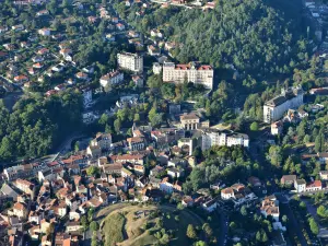 Vue aérienne de la ville de Châtel-Guyon