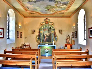 Intérieur de la chapelle Sainte-Anne (© J.E)