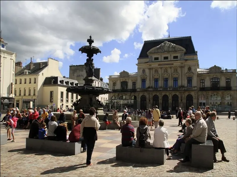 Cherbourg-en-Cotentin - Place de Gaulle (© JM Enault)