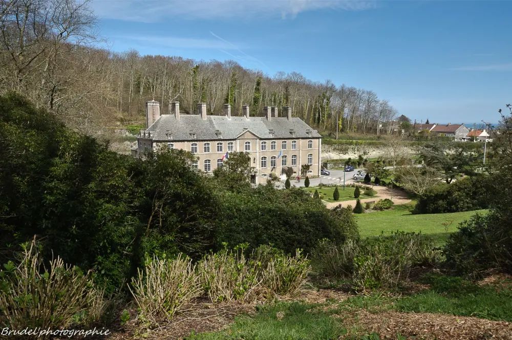 Cherbourg-en-Cotentin - Querqueville - Le Château (Mairie), construit vers 1730 - Vallée des Floris - Avenue de Couville
