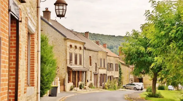 Cheveuges - Gids voor toerisme, vakantie & weekend in de Ardennen