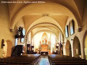 圣尼西尔教堂的中殿（©Jean Espirat）
