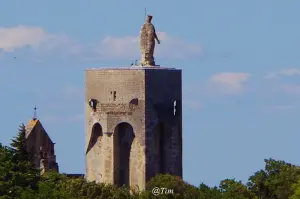 Torre Clansayes ao pôr do sol