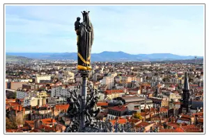 Guarda alcune delle Clermont-Ferrand dalla Cattedrale di Nostra Signora Assunta (© Gérard Charbonnel 2014)