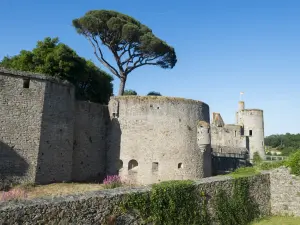 Die Burg von Clisson (© Nantes Vineyard Tourist Office)