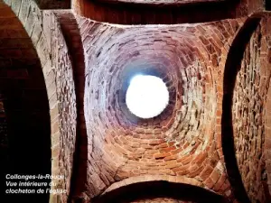 Bell tower of the church, seen from inside (© Jean Espirat)