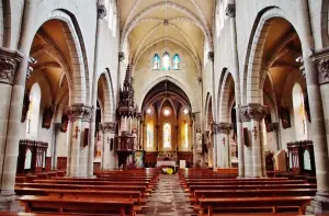Das Innere der Kirche Saint-Loup