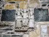 Conques-en-Rouergue - Esculturas contra uma parede exterior da abadia (© JE)