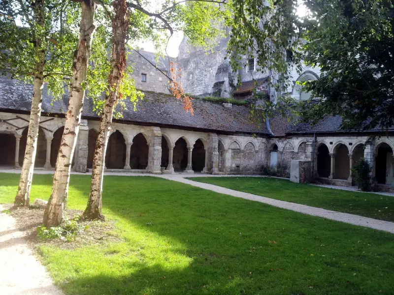 Abbazia di Cormery - Monumento a Cormery