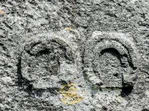 Pedra esculpida, na igreja de Mont-sur-Lison (© J.E)