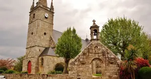 De kerk Saint-Thuriau