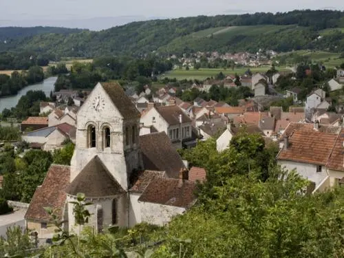 Igreja Saint-Quiriace - Monumento em Crouttes-sur-Marne