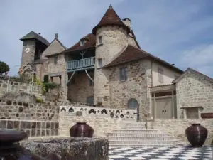 noble casa cerca de la iglesia de San Bartolomé