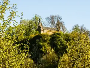 Chapel Saint-Erminfroy, seen from Val de Cusance (© J.E)