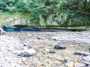 Blue spring at low water level (© J.E)