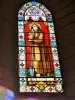Intérieur de l'église Saint-Saturnin : vitrail d'Emile Thibaud (1863-1867), saint Fiacre