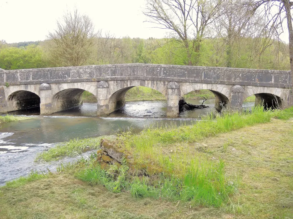 Photos DampvalleylèsColombe Tourisme, Vacances & Weekend