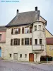 Delle - Maison à tourelle (© Jean Espirat)