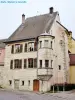 Delle - Maison à tourelle (© Jean espirat)