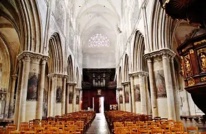 Interior da igreja de Saint-Jacques