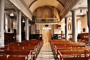 O interior da igreja de St. Martin