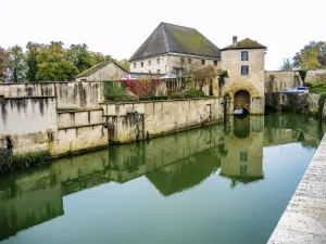 Dole - ​​South Bastion on the Tanners Canal (© J.E)