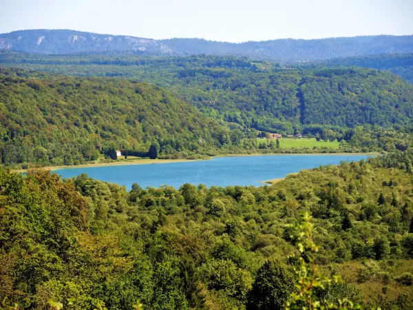 Doucier - Gids voor toerisme, vakantie & weekend in de Jura