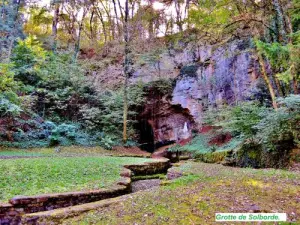 Portico della grotta Solborde ( © Jean Espirat )