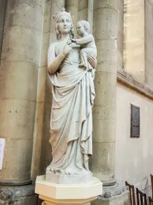 Our Lady with the Child - Church Notre-Dame (© J.E)