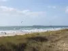Kerhillio: quando os turistas desertaram, a praia de Kerhilio se torna um paraíso para os praticantes de kitesurf