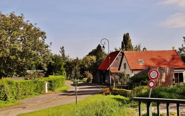 EssignylePetit Tourism, Holidays & Weekends