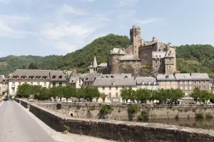 村 Estaing