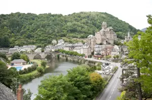 村 Estaing