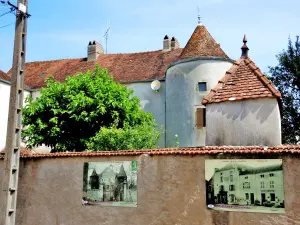 Alte Burg von Faverney, von einer Gasse aus gesehen (© Jean Espirat)