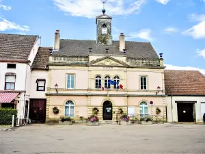 Town hall of Fayl-Billot (© JE)