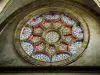 Rosace de l'abside est de l'église Notre-Dame-en-sa-Nativité (© J.E)
