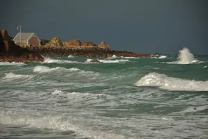 Tempête plage de la Mondrée