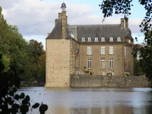 Flers Castle surrounded by ponds