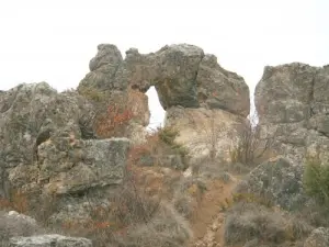 Een van de rotsen van Mourres (© Jean Espirat)