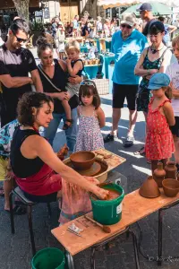 Forcalquier Keramikmarkt