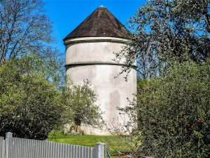 Ronde toren (© J.E)