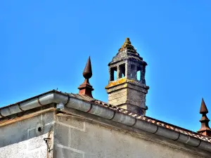 Сарацинский камин на крыше (© J.E)