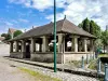 Fountain-washhouse, in the square (© JE)