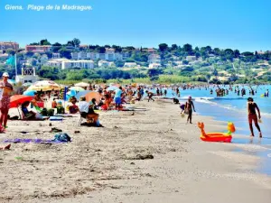 Plage de la Madrague, fin juillet (© Jean Espirat)