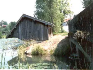 In Lavoir kamen Frauen, um ihre Kleidung zu waschen