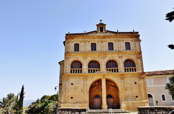 Kirche NotreDamedeGrâce Monument in Gignac