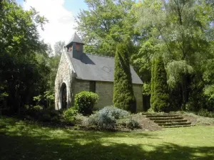 Chapelle Notre-Dame du Cloître au coeur de la forêt