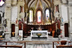 O interior da igreja