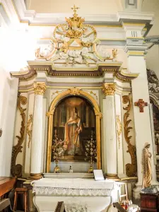 Left altar of the church (© J.E)