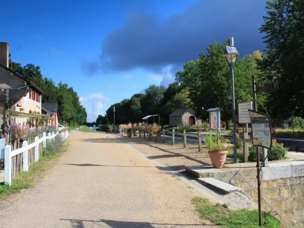 Grez-Neuville - Führer für Tourismus, Urlaub & Wochenende im Maine-et-Loire